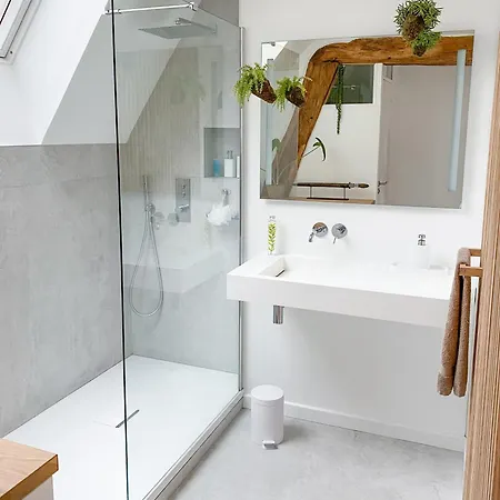 Апартаменты Atypical Charming In Central Le Marais